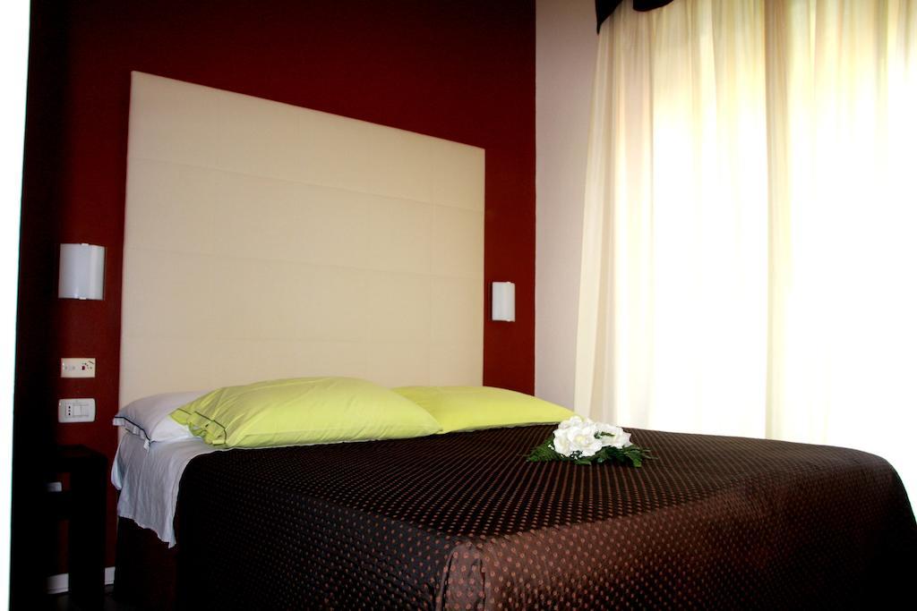 Hotel Monica Червия Номер фото