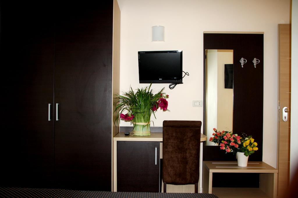 Hotel Monica Червия Номер фото